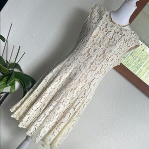 Gabby Skye Elegant Cream Lace Dress SZ 10